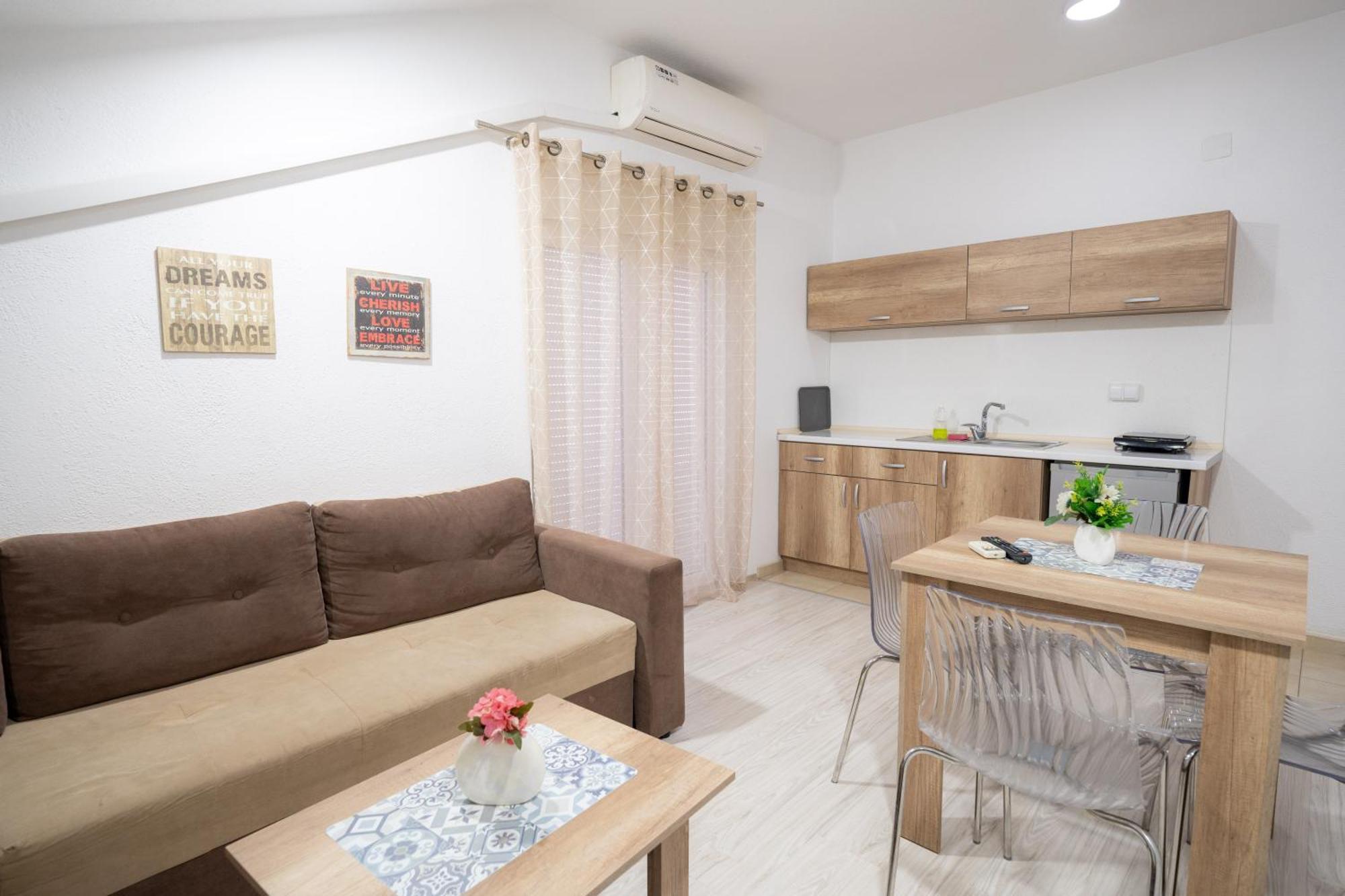 Luna Apartments Gevgelija Buitenkant foto