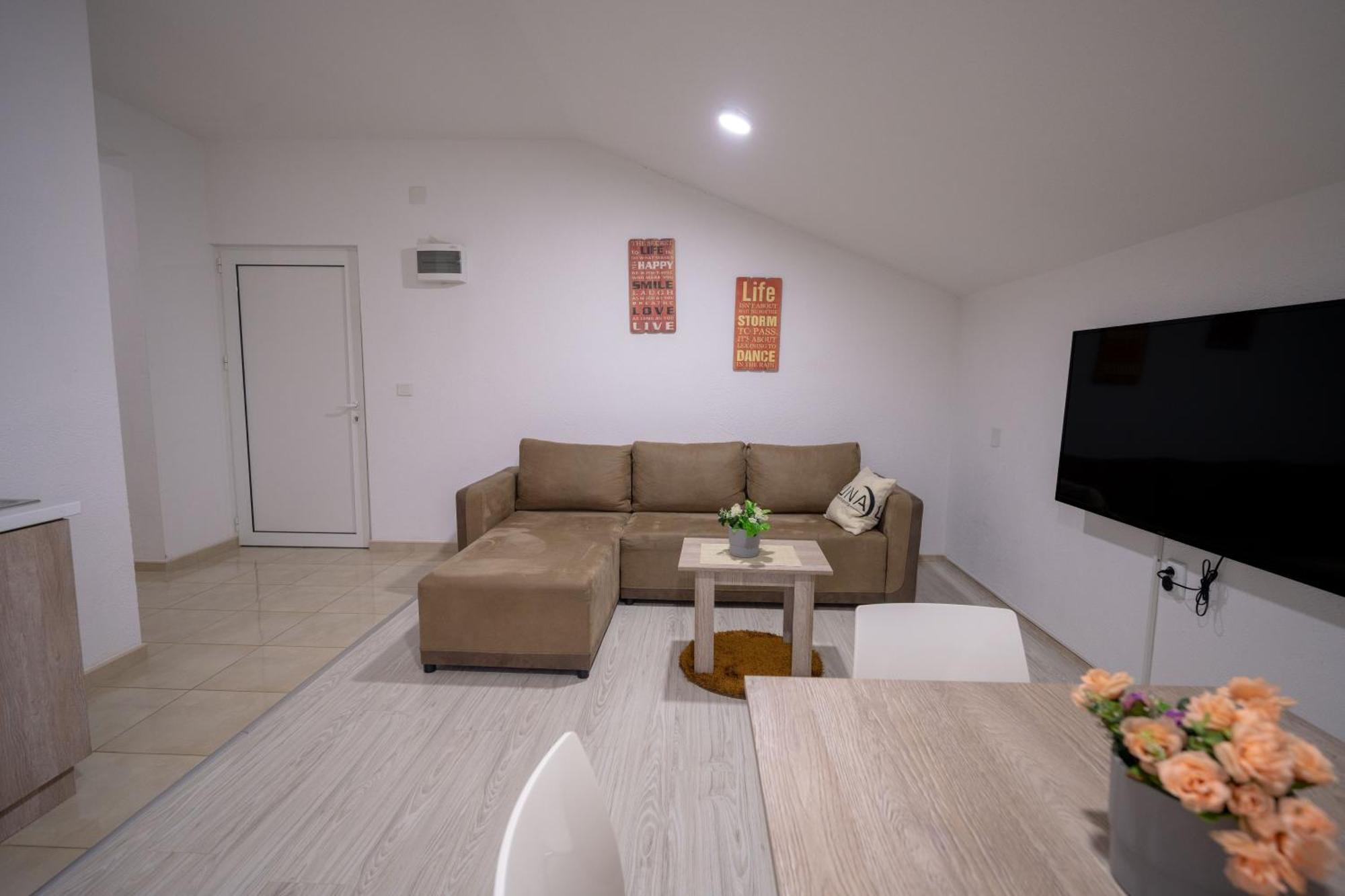 Luna Apartments Gevgelija Buitenkant foto